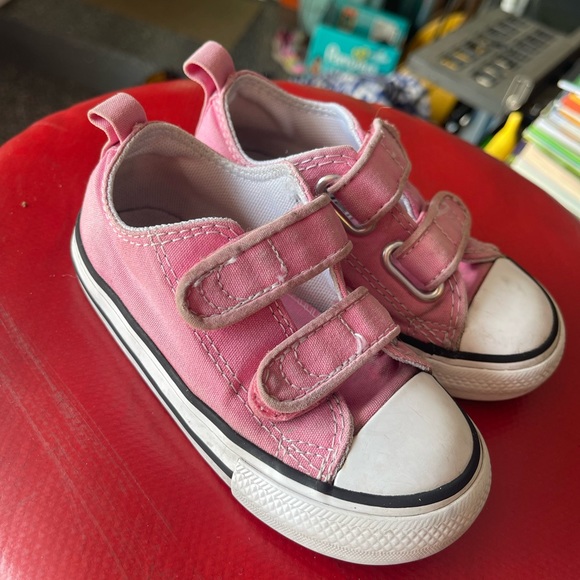 Toddler Converse All Star Chuck Taylor - size 7. - Picture 6 of 13